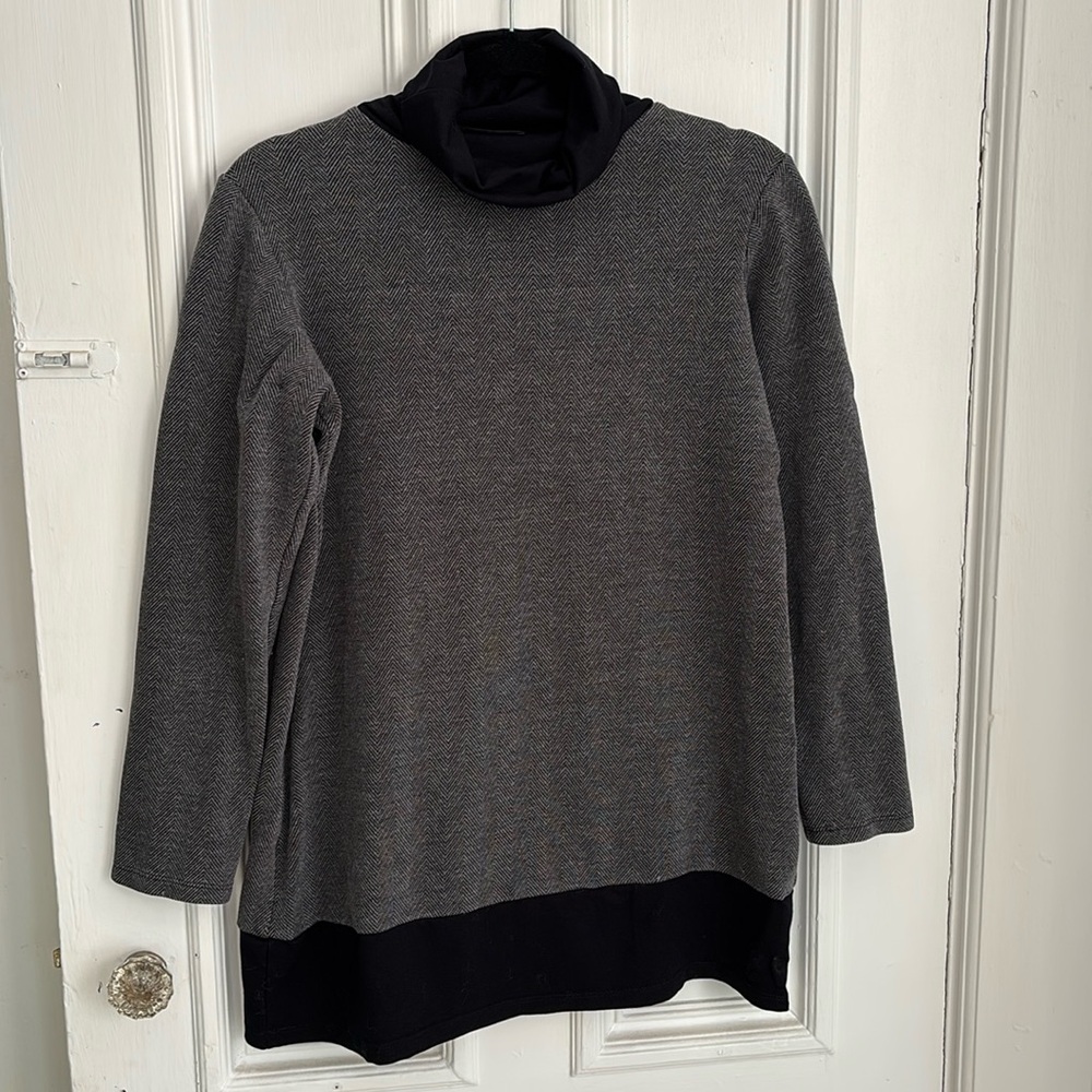 Miik Inc Grey and Black Long Sleeve Top